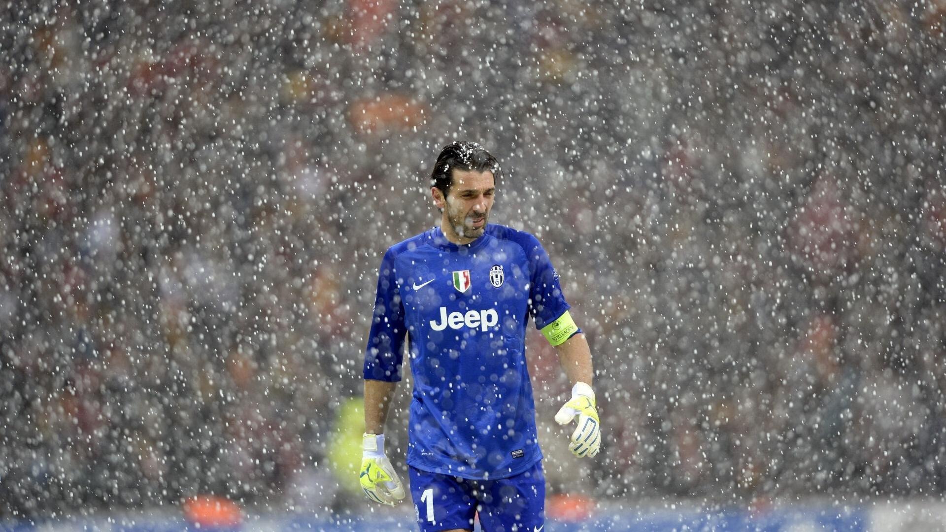 荷兰队演绎华丽战术风暴 力克强敌挺进欧洲杯半决赛