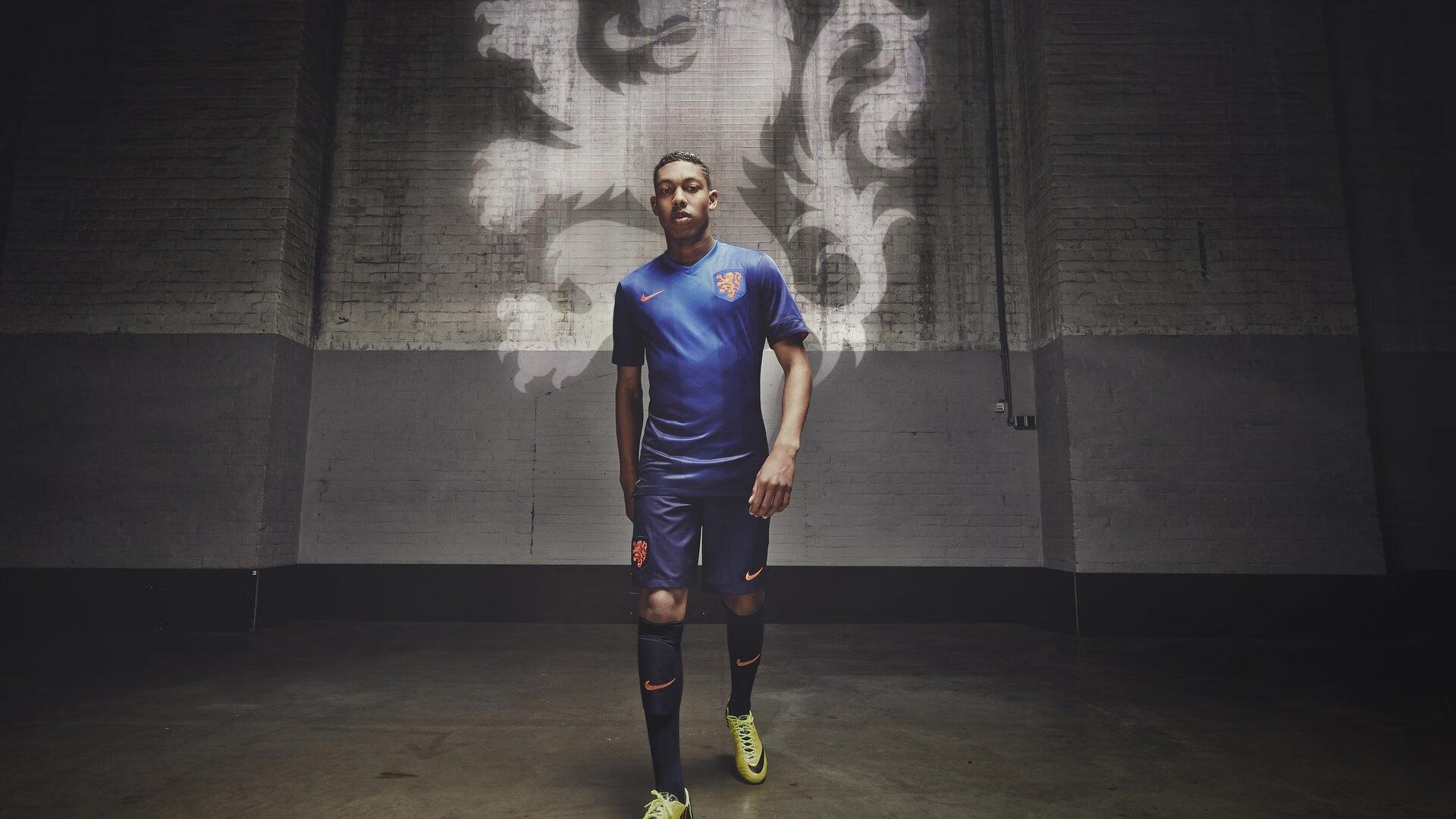 英雄联盟全球总决赛，巅峰对决，新王加冕